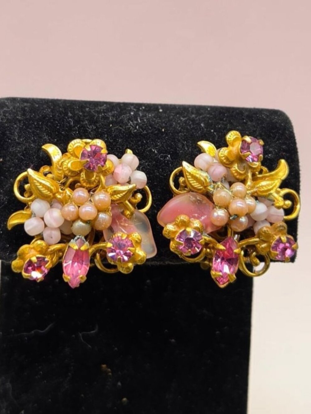 Vintage Signed Robert Pink Flower Cluster Clip-On Earrings Mid-Century 1950s - Picture 1 of 12